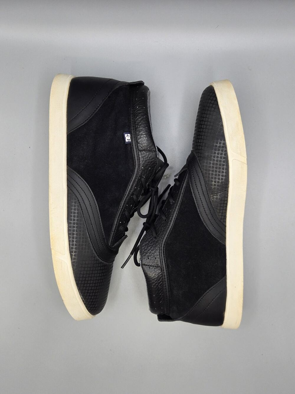 DC Shoes Sector Mid Black Leather Suede Skateboarding Sneakers Men's Size 11